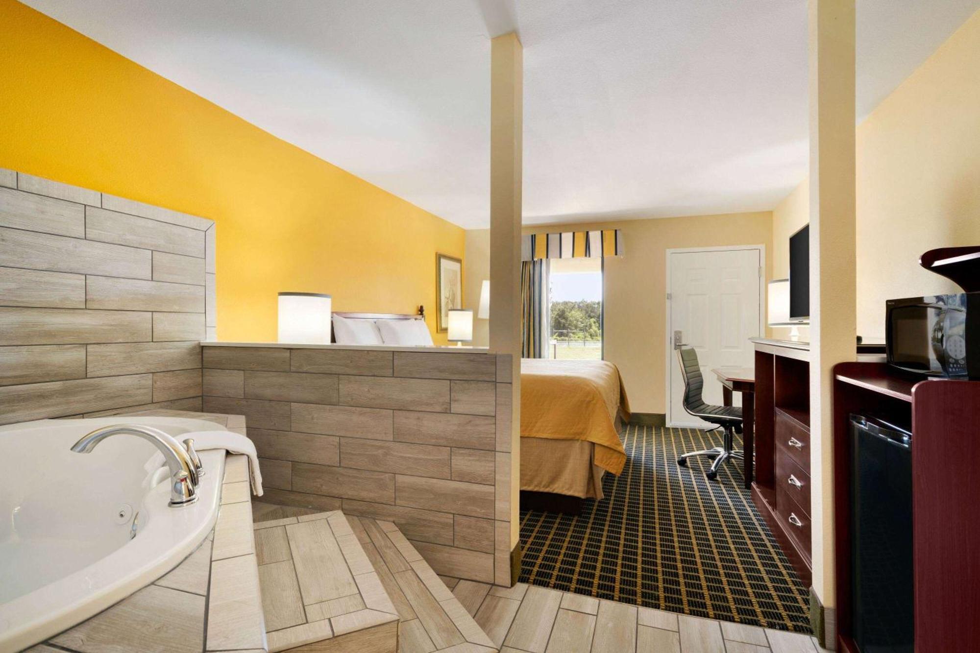 Travelodge By Wyndham Unadilla - Perry Near I-75 Exterior photo
